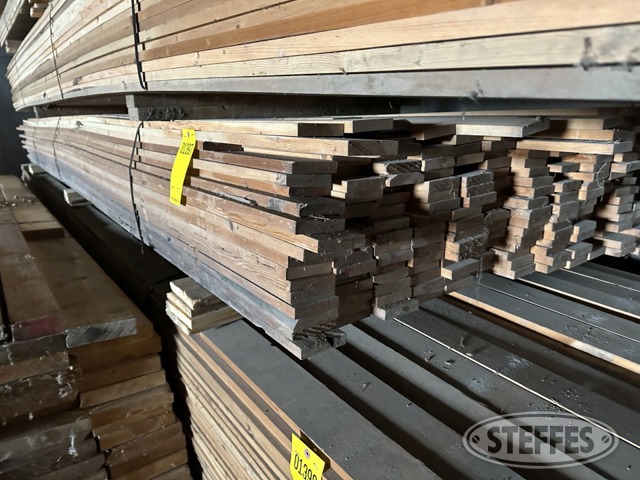 Bundle of 1x4 lumber